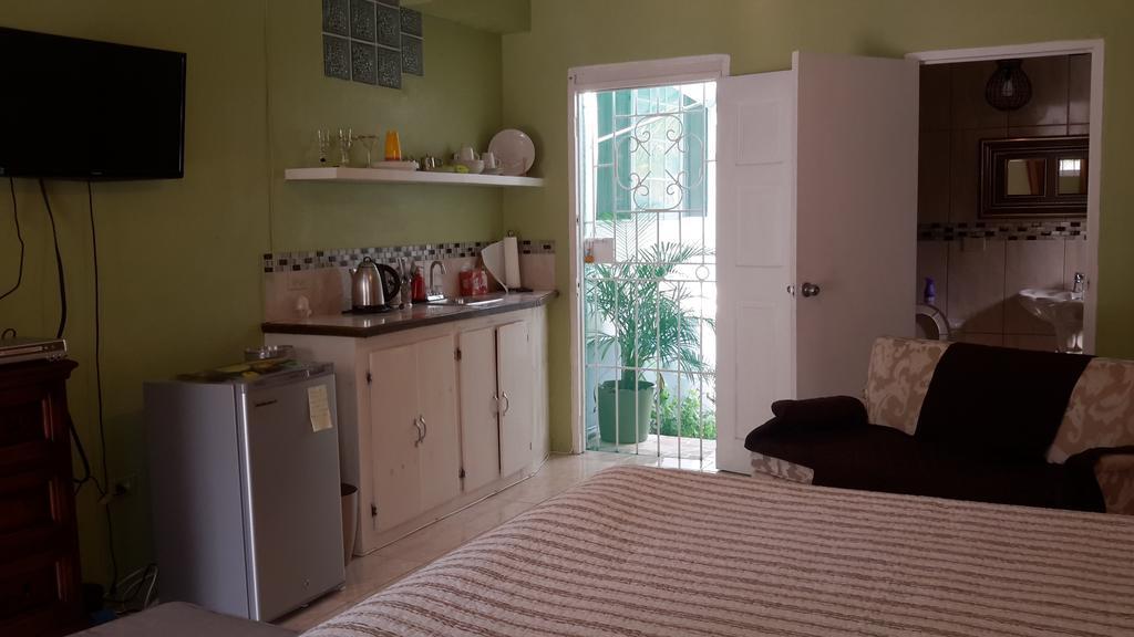 Lorenton Hideaway Lucea Extérieur photo